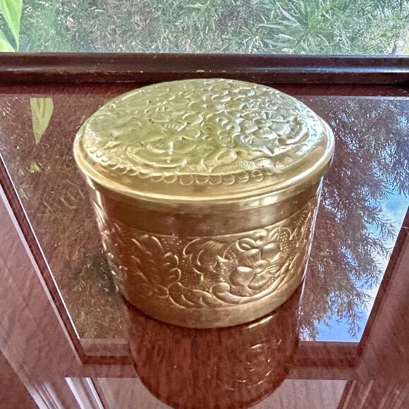 Vintage Ornate Bronze Trinket Box with Floral Embossed Design - Picture 7 of 10